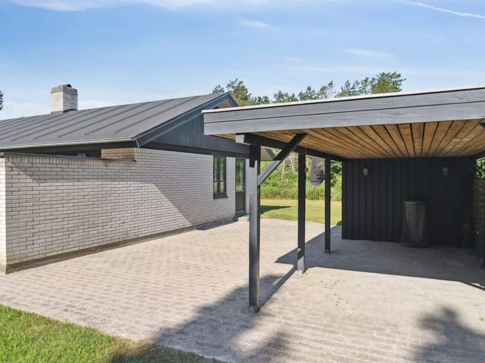 "Henny" - 1.5km from the sea-Outside