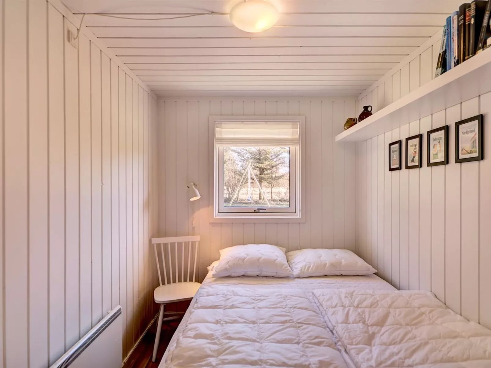 "Bylgja" - 1.7km from the sea-Dedans