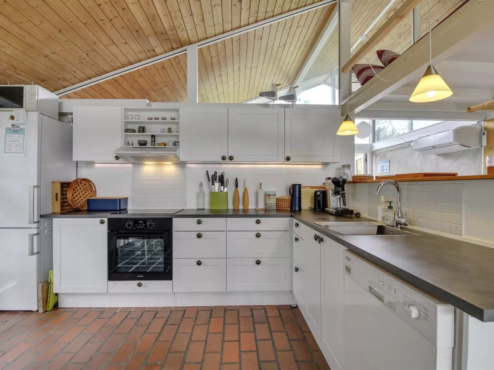 "Alin" - 600m from the sea-Drinnen