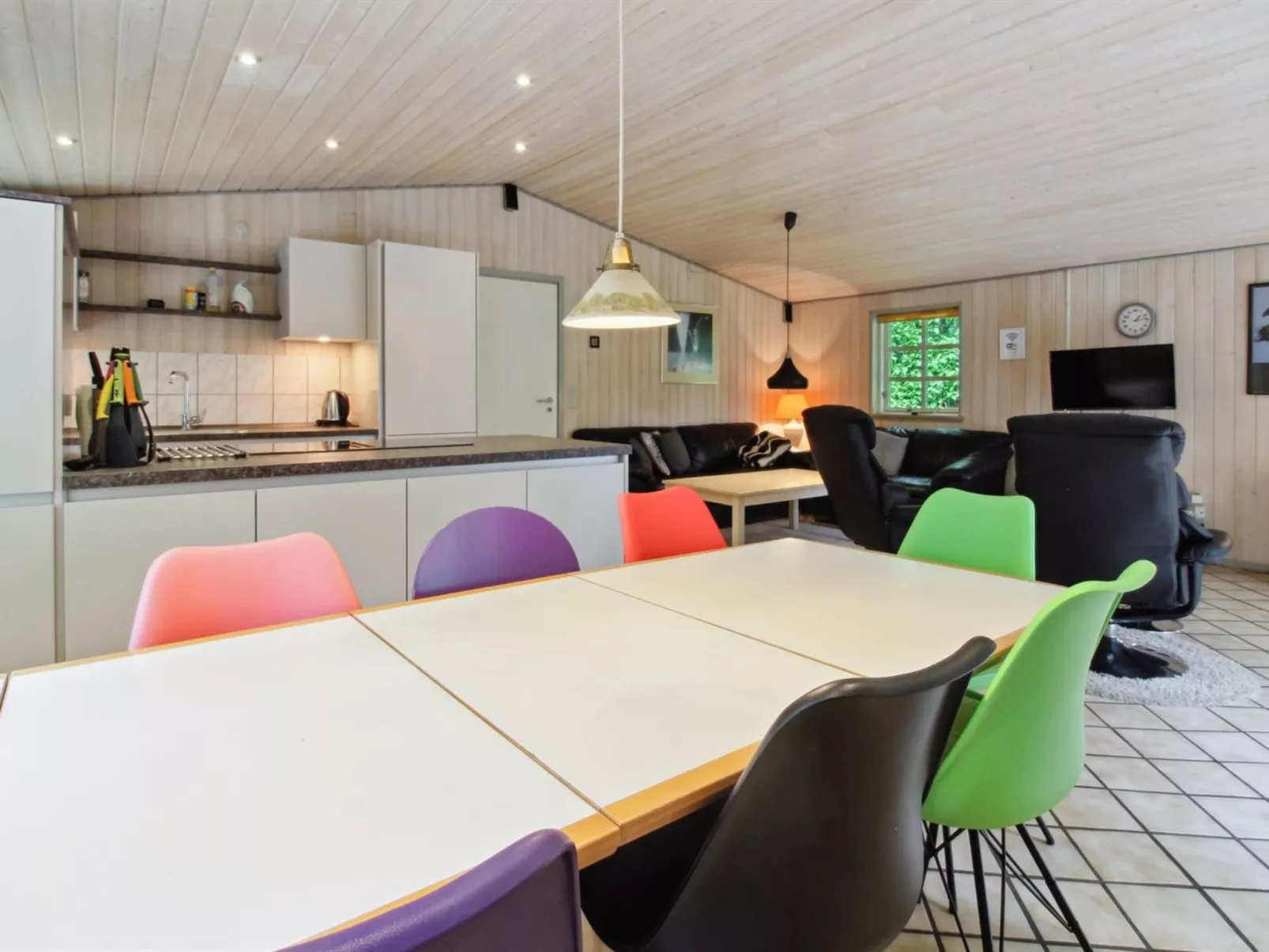 "Joonatan" - 30km from the sea-Inside