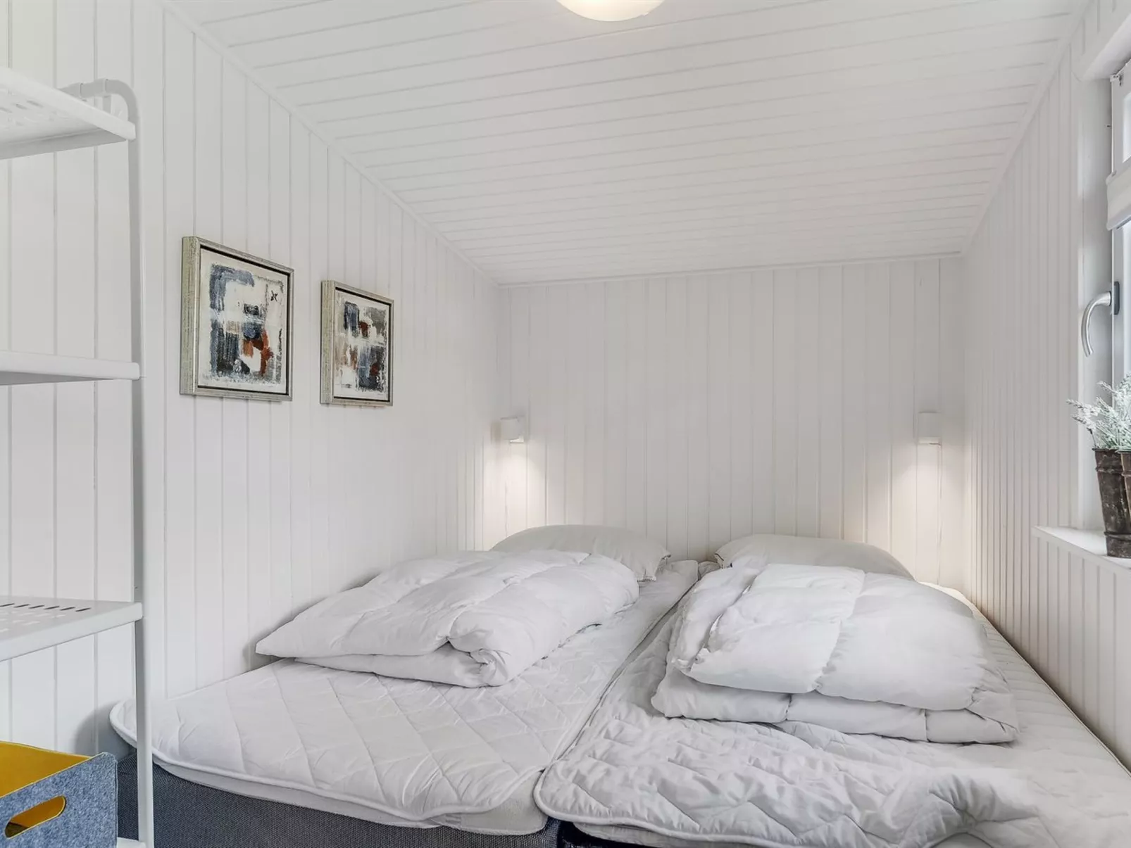 "Elain" -  from the sea-Inside