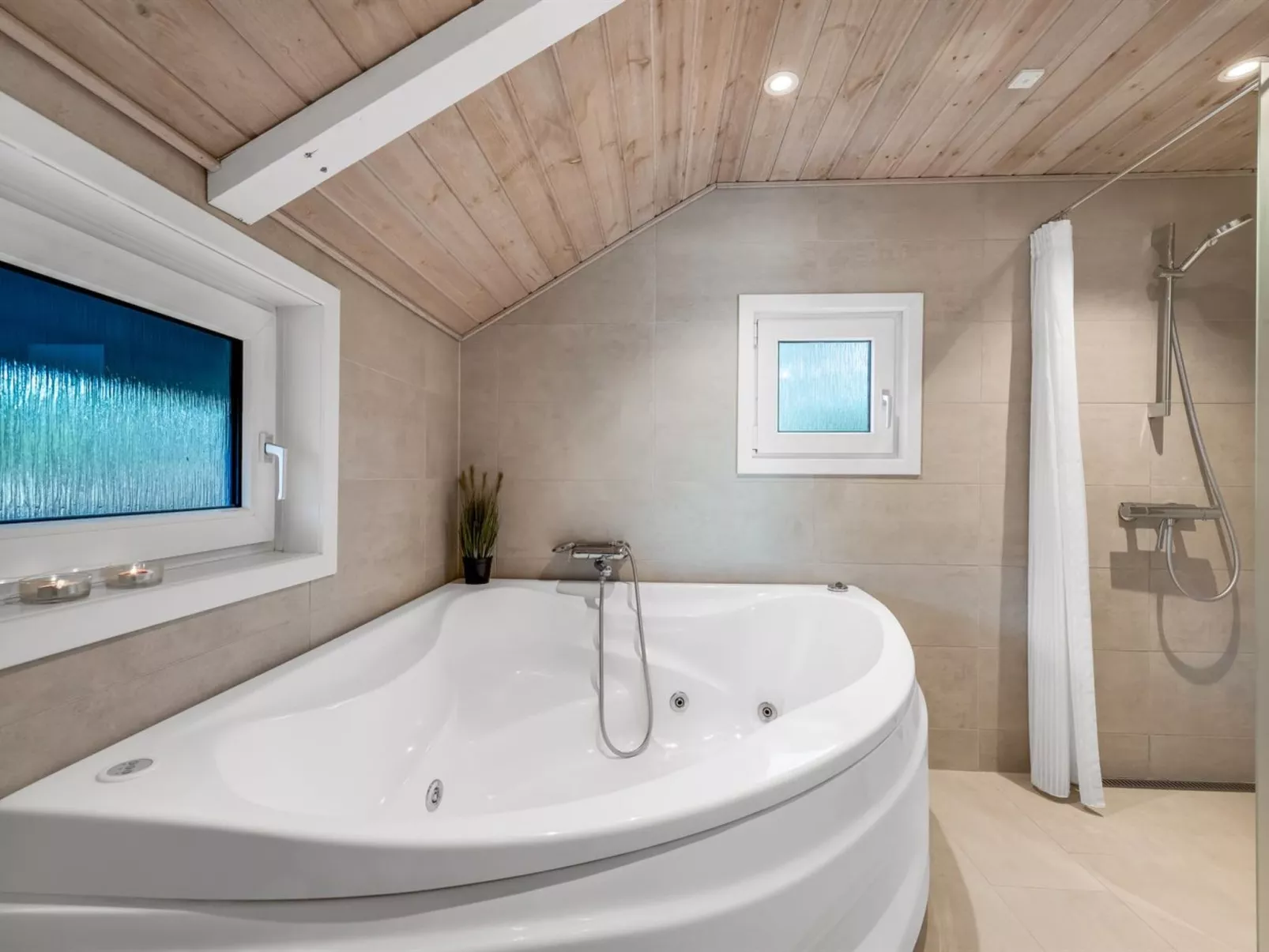 "Yuma" - 1km from the sea-Inside