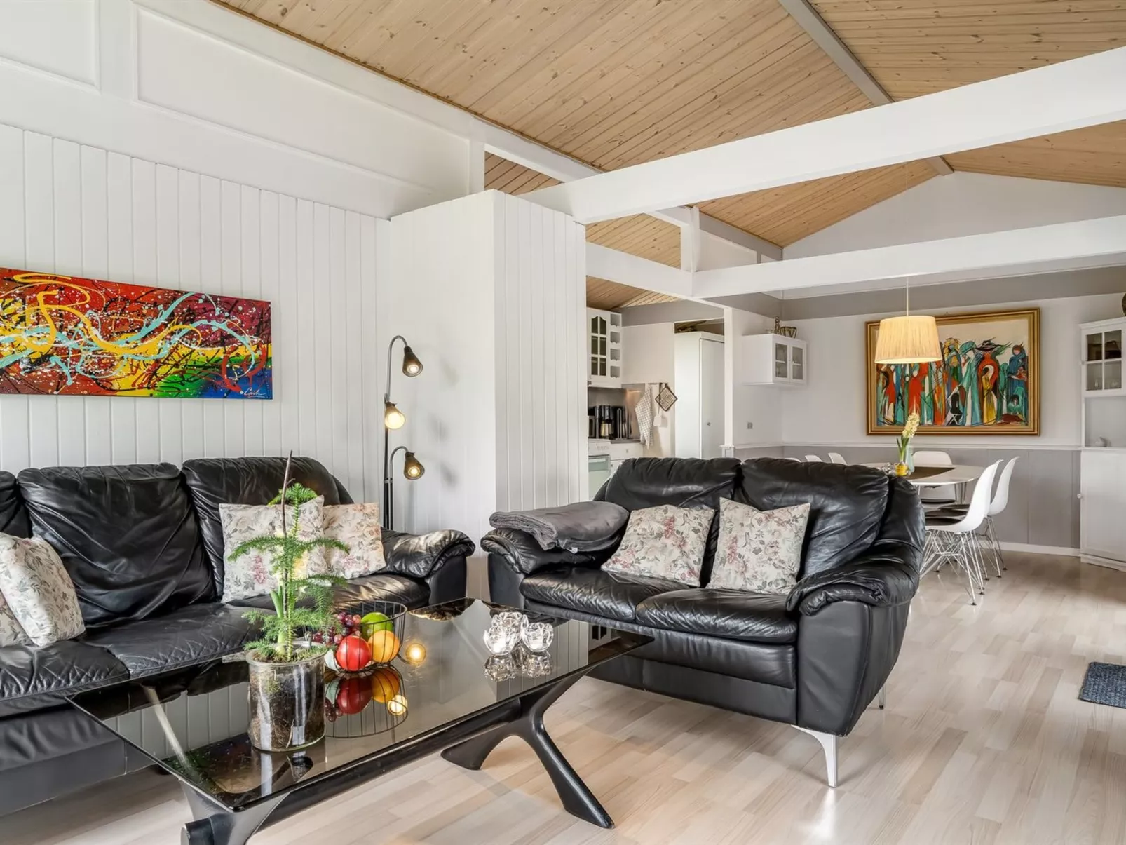 "Clarabelle" - 700m from the sea-Drinnen