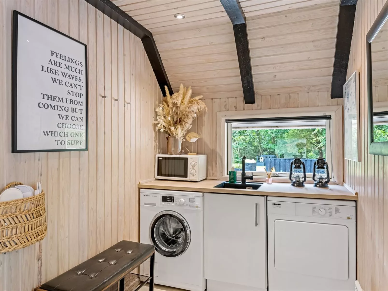 "Arttu" - 2.4km from the sea-Inside