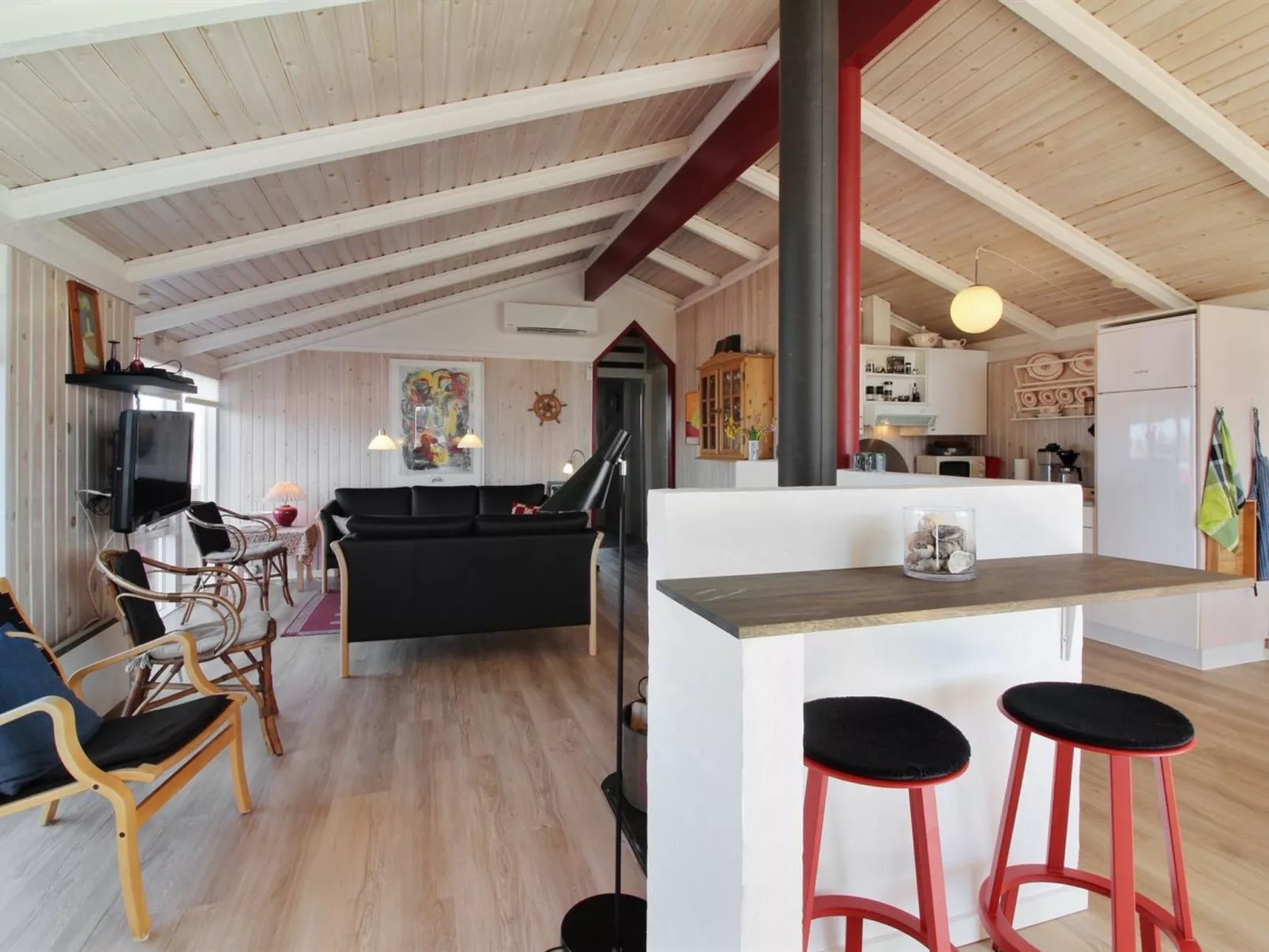 "Skrallan" - 400m from the sea-Drinnen