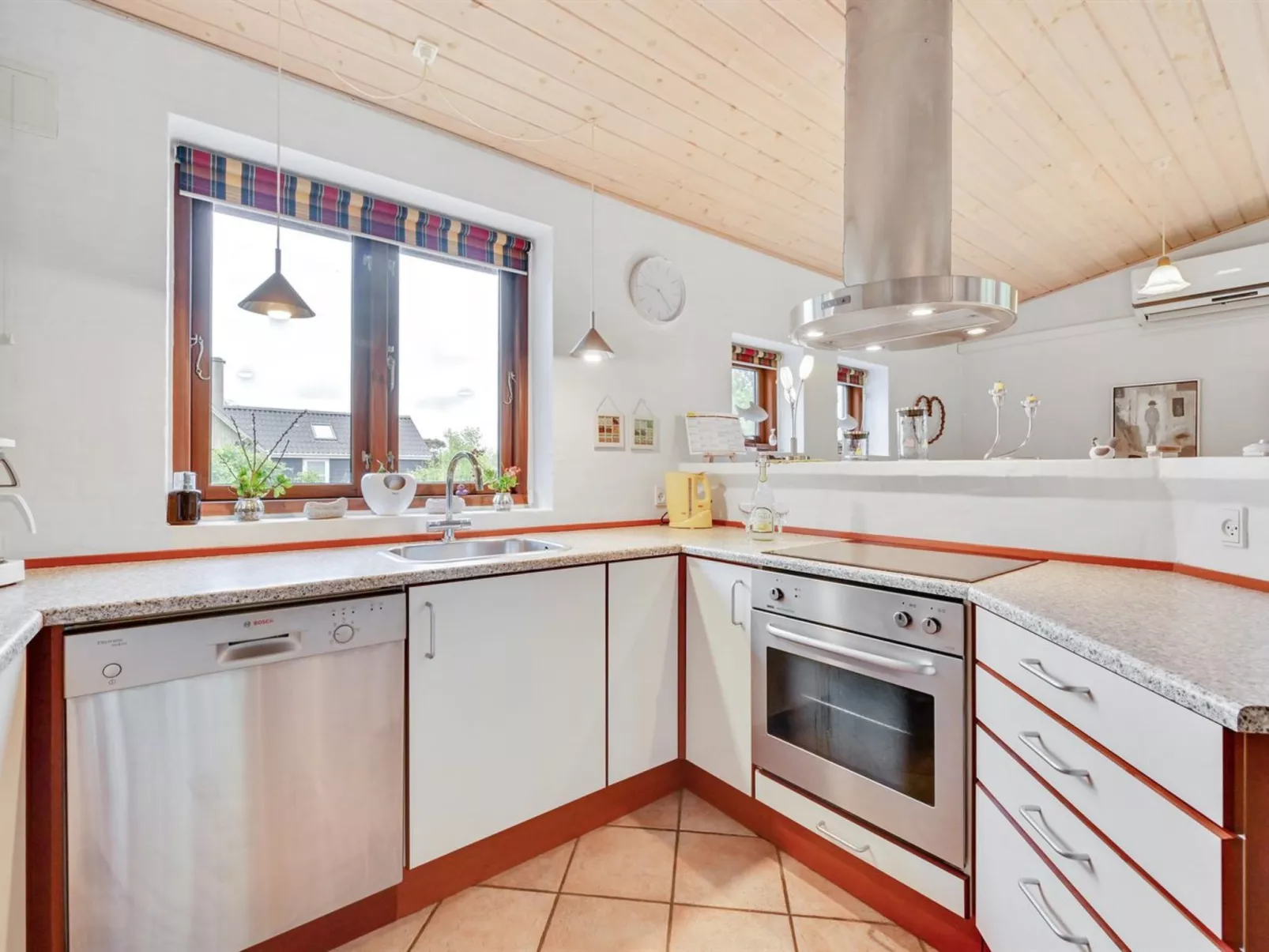 "Rika" - 525m to the fjord-Inside