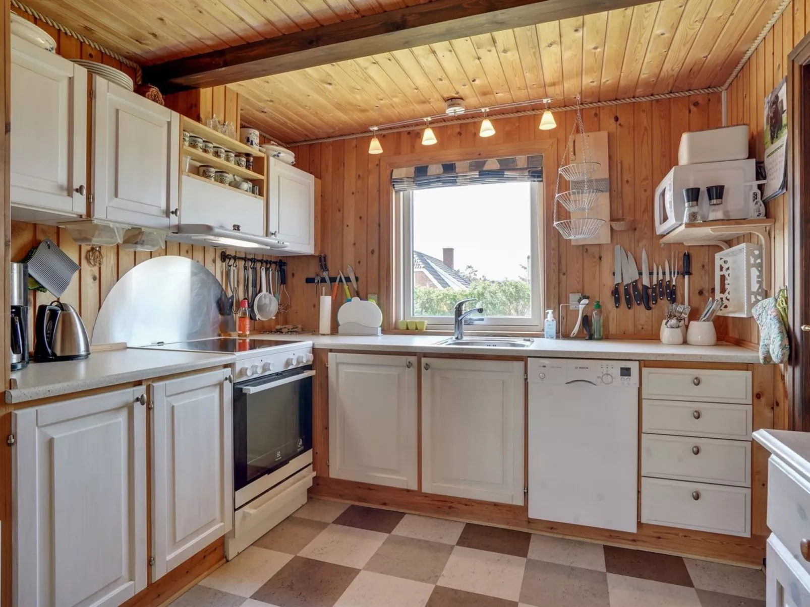 "Edna" - 800m from the sea-Dedans