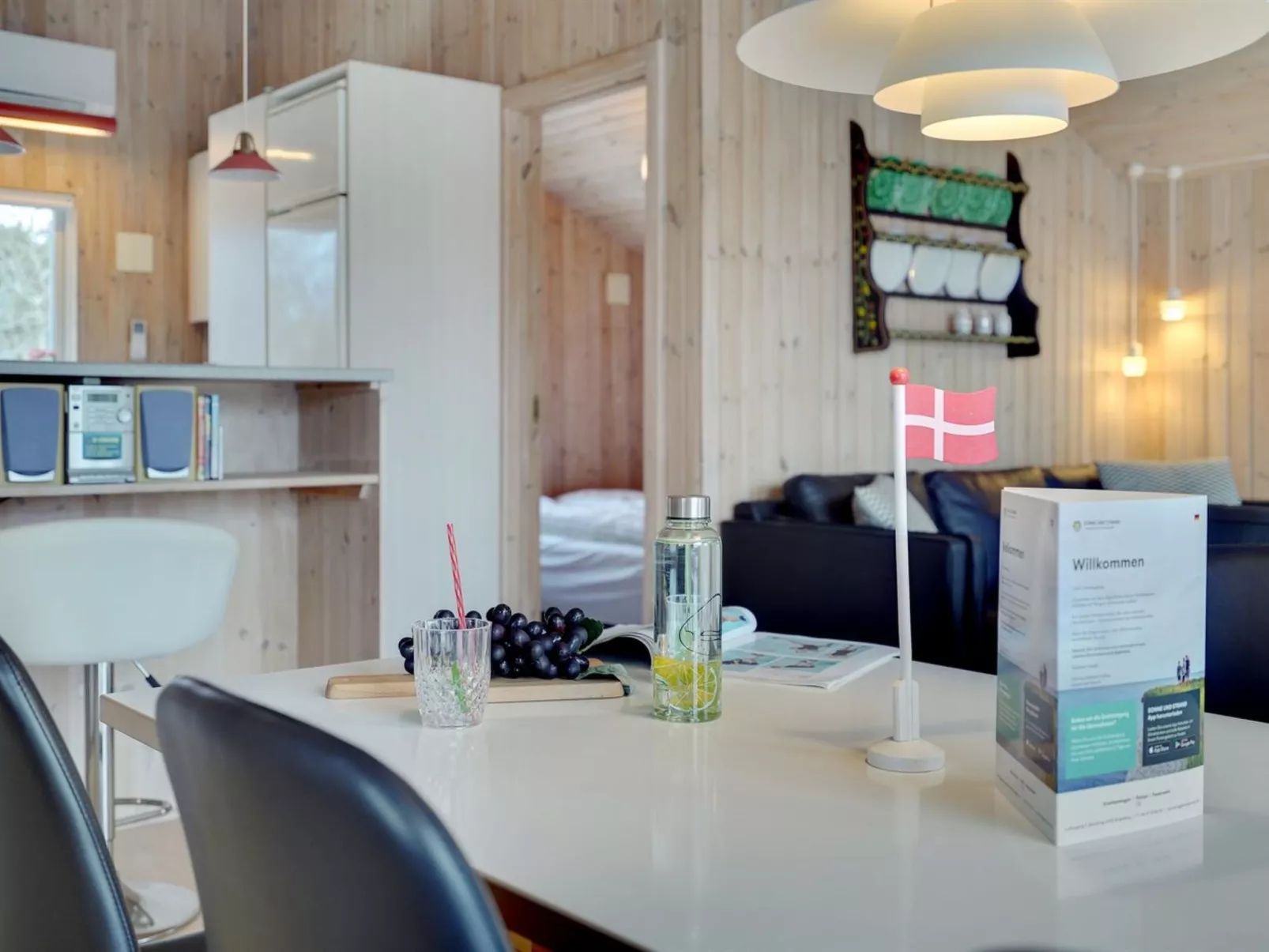 "Halla" - 200m to the fjord-Dedans