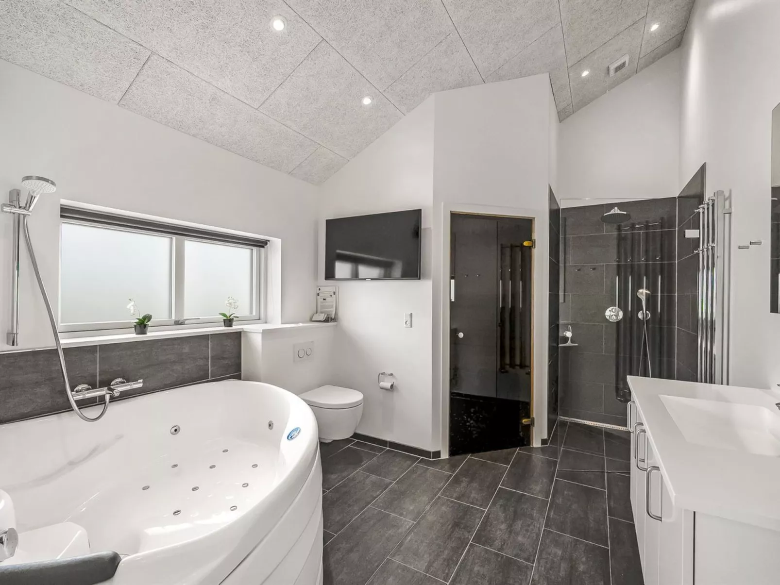 "Ennie" -  from the sea-Inside