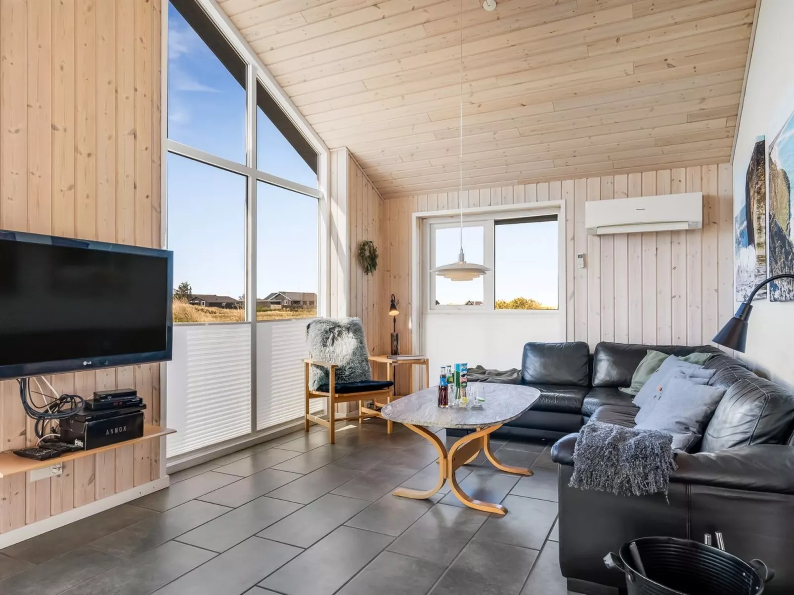 "Hornbogi" - 300m from the sea-Drinnen