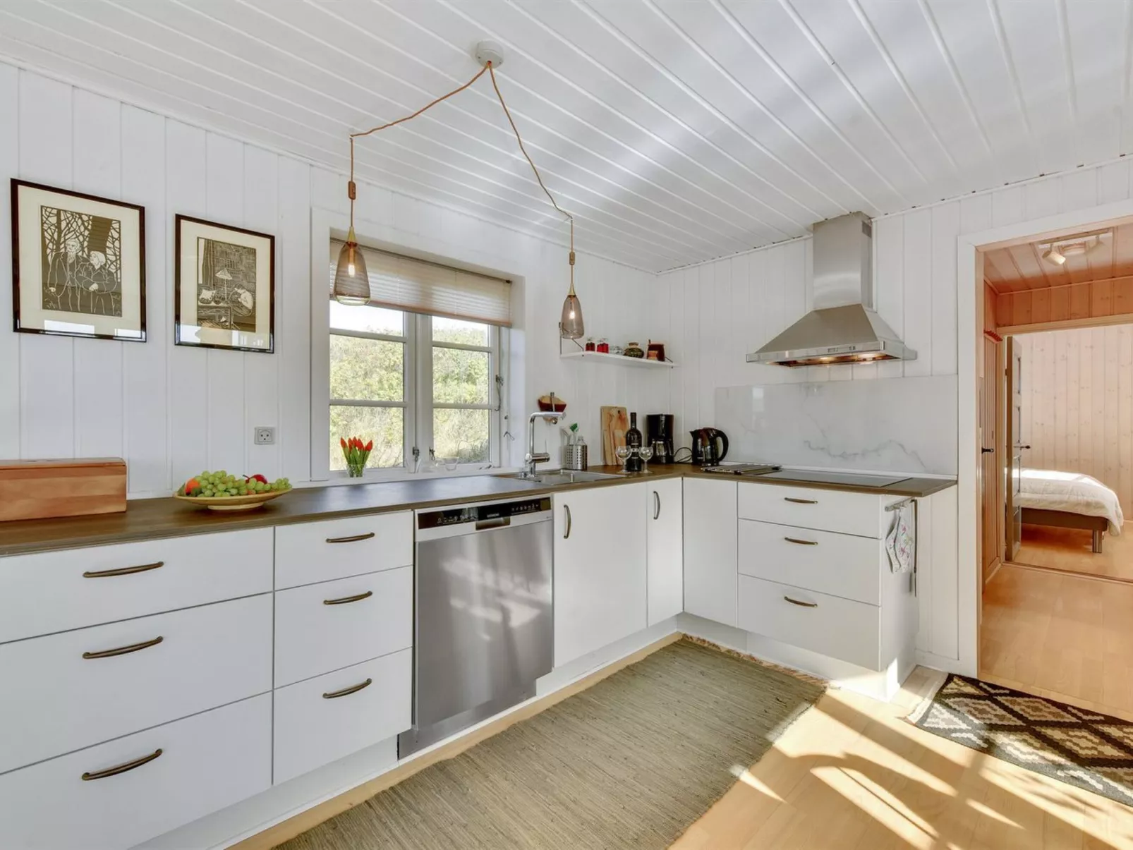 "Ayu" - 100m from the sea-Drinnen