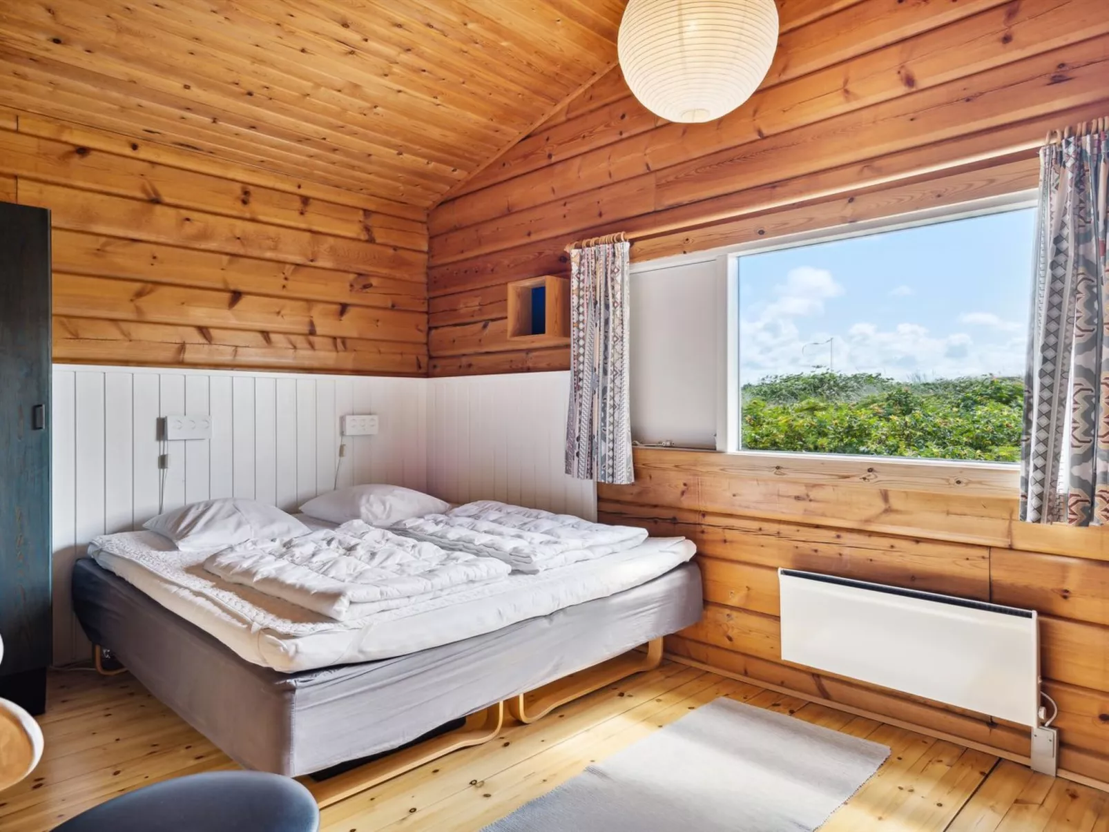 "Evelin" -  from the sea-Drinnen