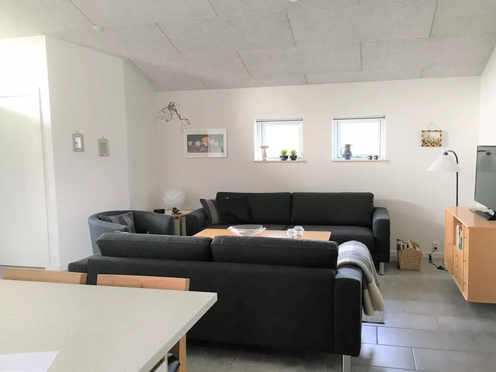 "Stacey" - 800m from the sea-Inside