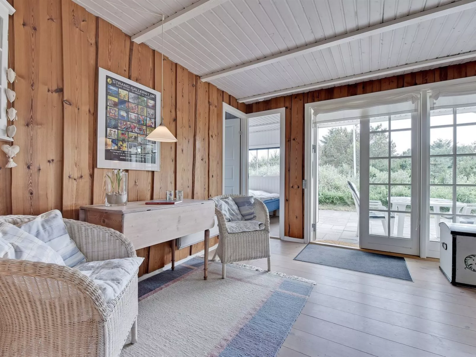 "Dines" - 1km from the sea-Inside