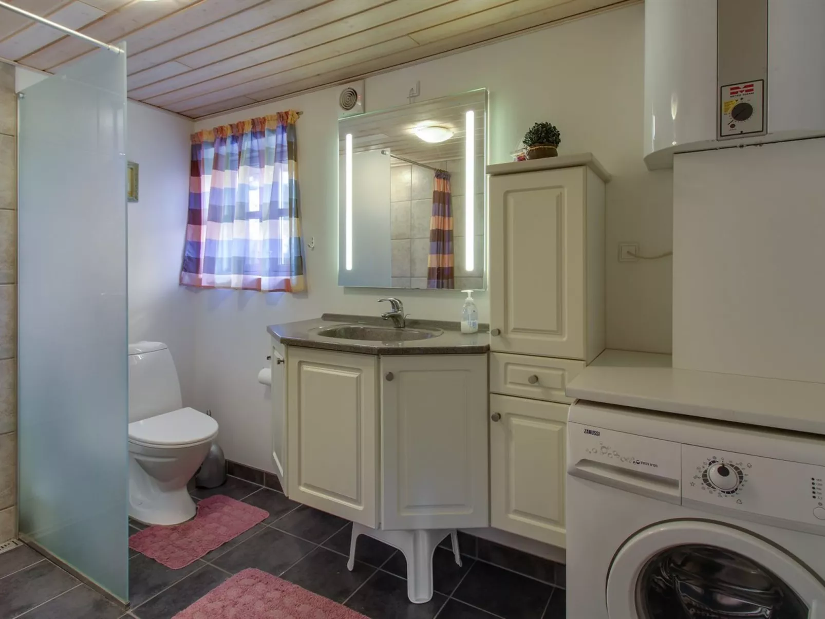 "Marja" - 1.3km from the sea-Drinnen