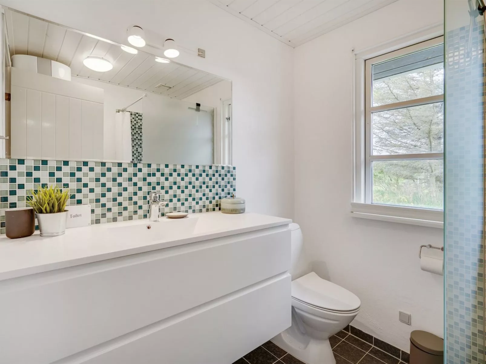 "Sölvy" - 300m from the sea-Inside