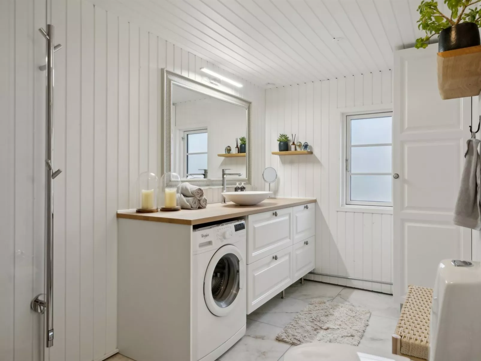 "Astrid" - 875m from the sea-Inside