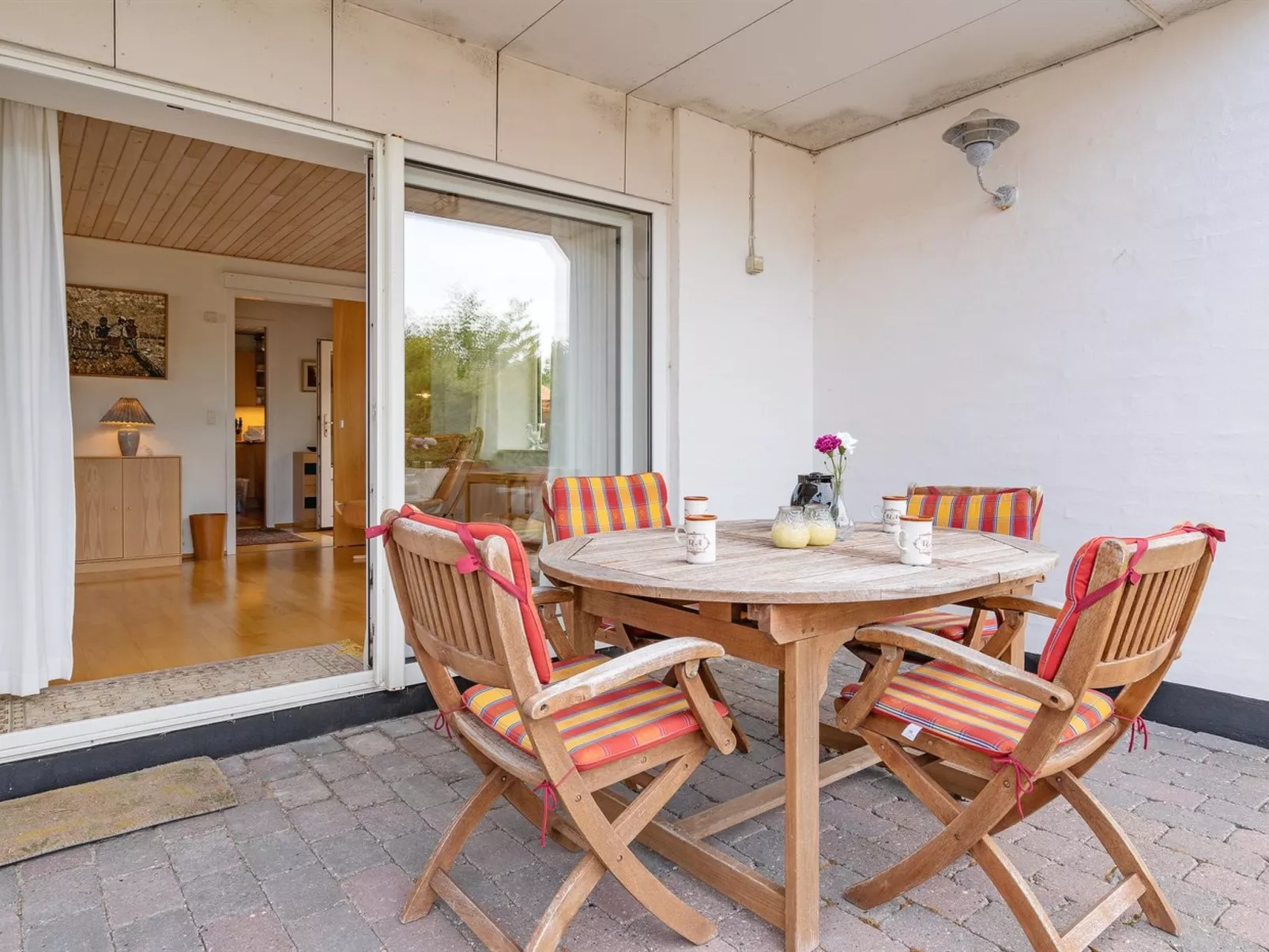 "Yorrick" - 50m to the fjord-Outside