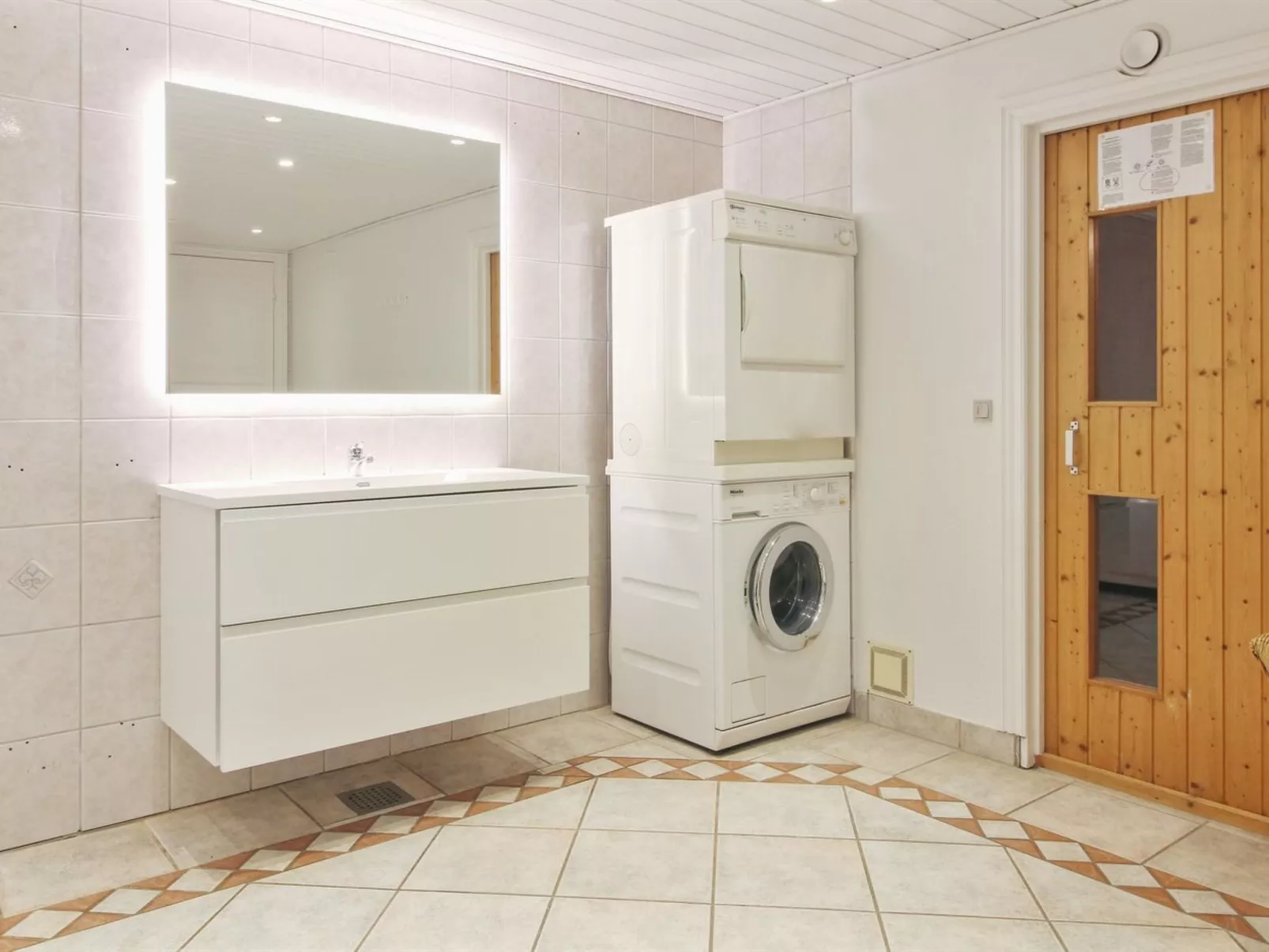 "Mikaela" - 1km from the sea-Drinnen