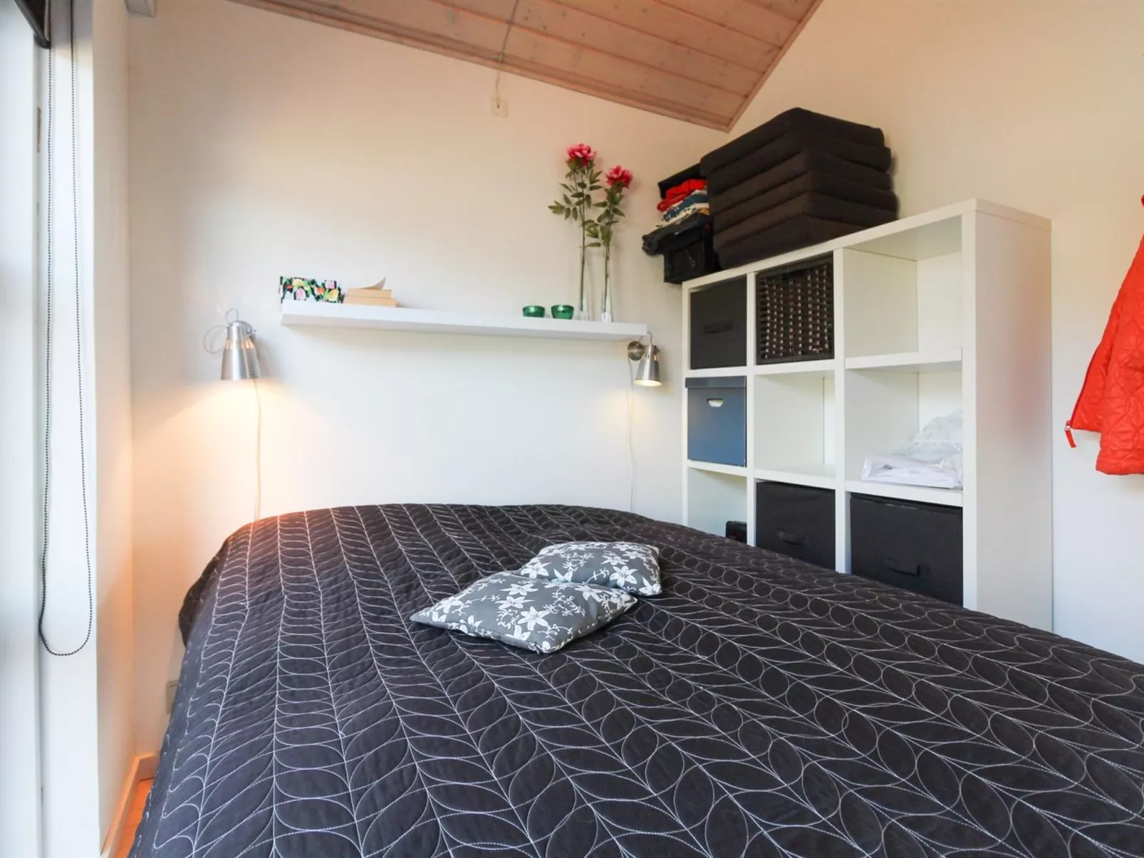 "Grim" - 5m from the sea-Inside