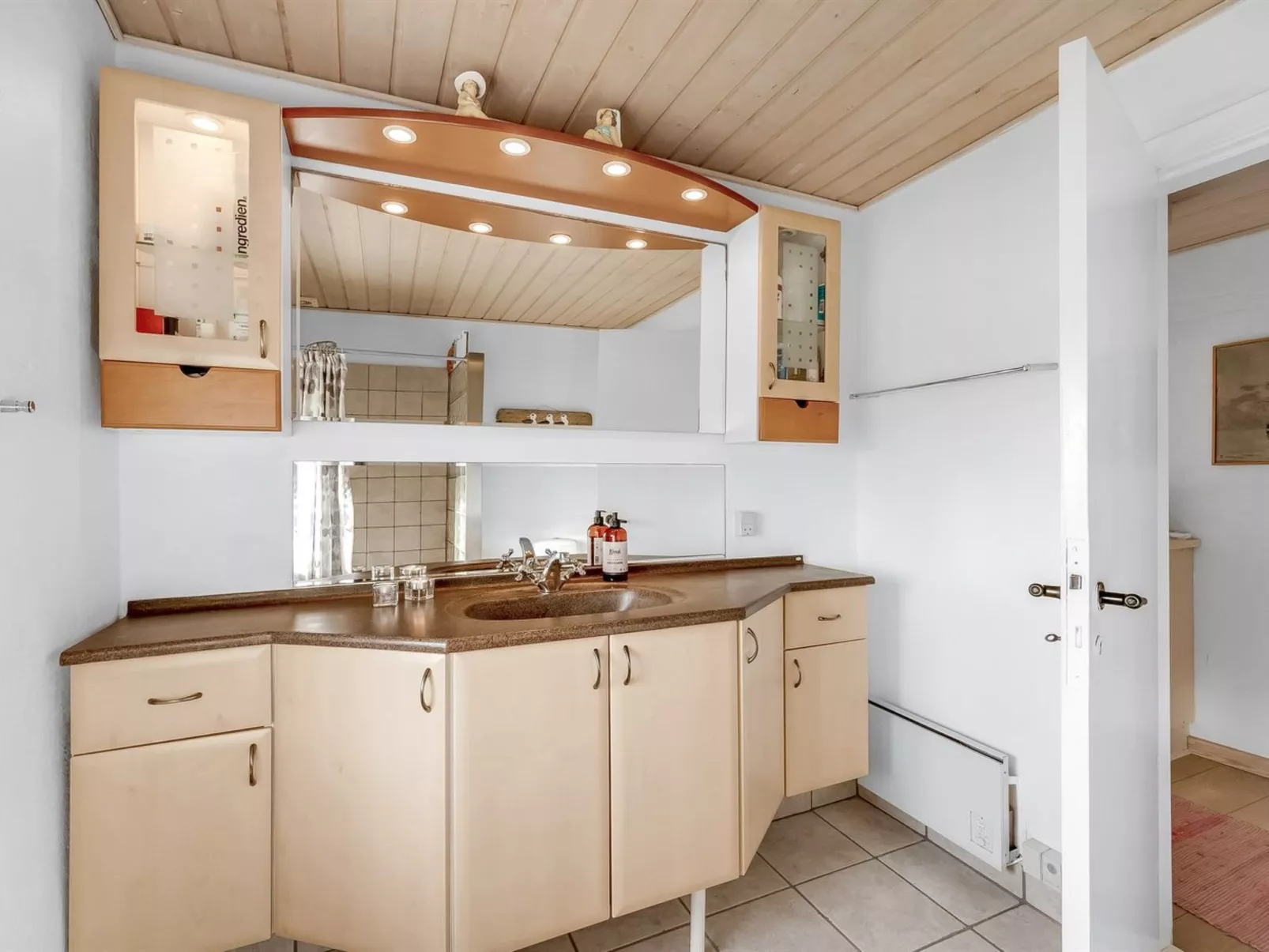 "Ali" - 75m from the sea-Drinnen