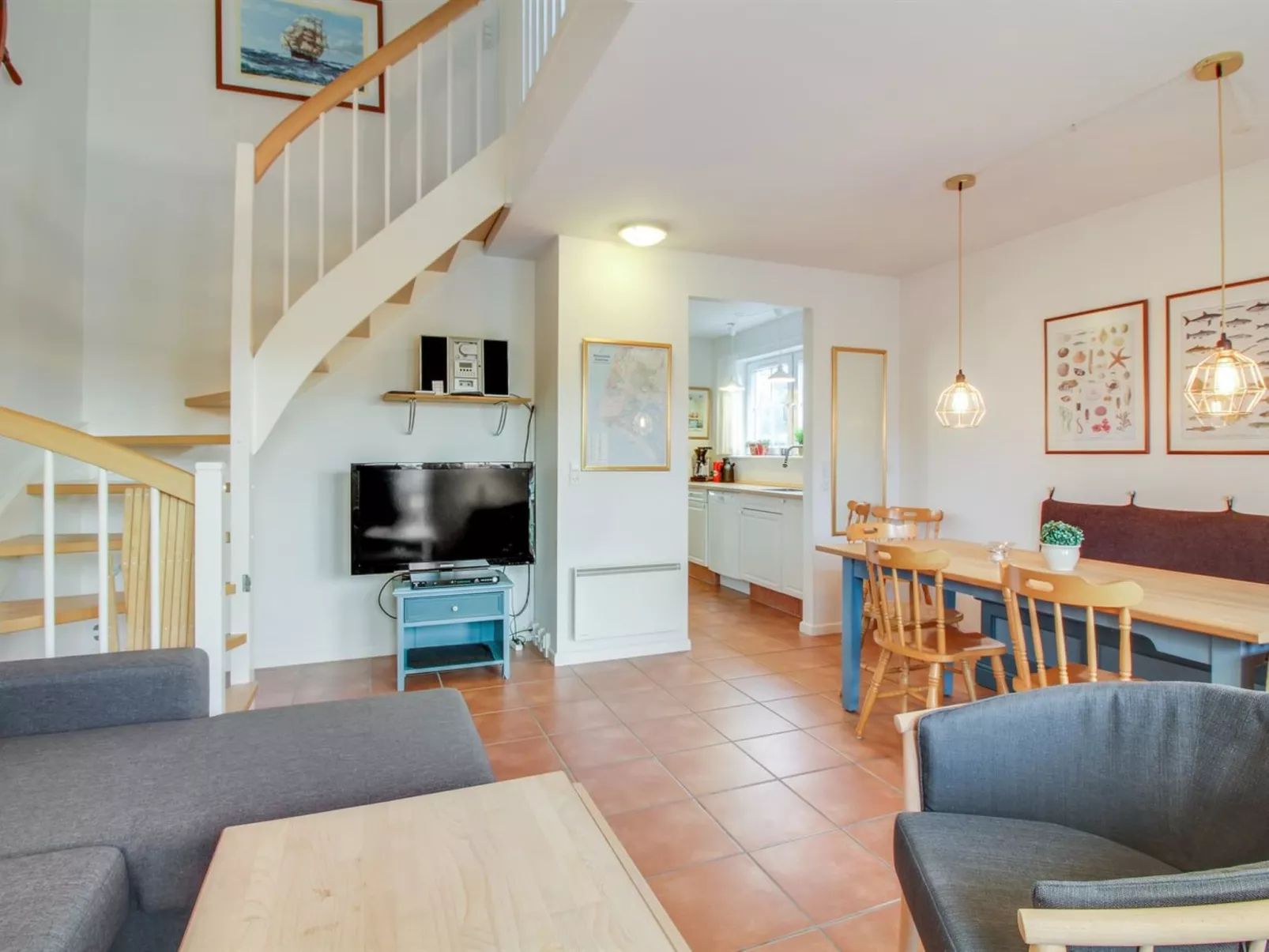 "Guthir" - 1.2km from the sea-Inside