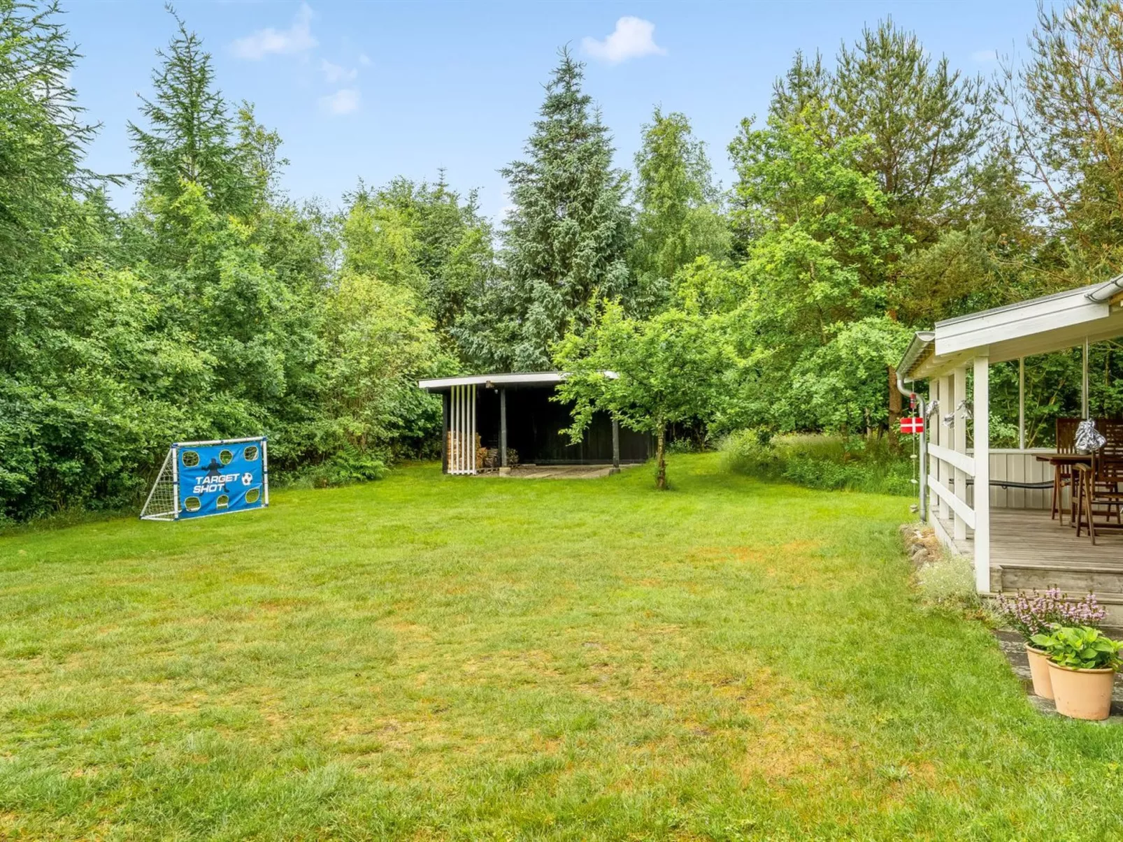 "Fergie" - 400m from the sea-Outside