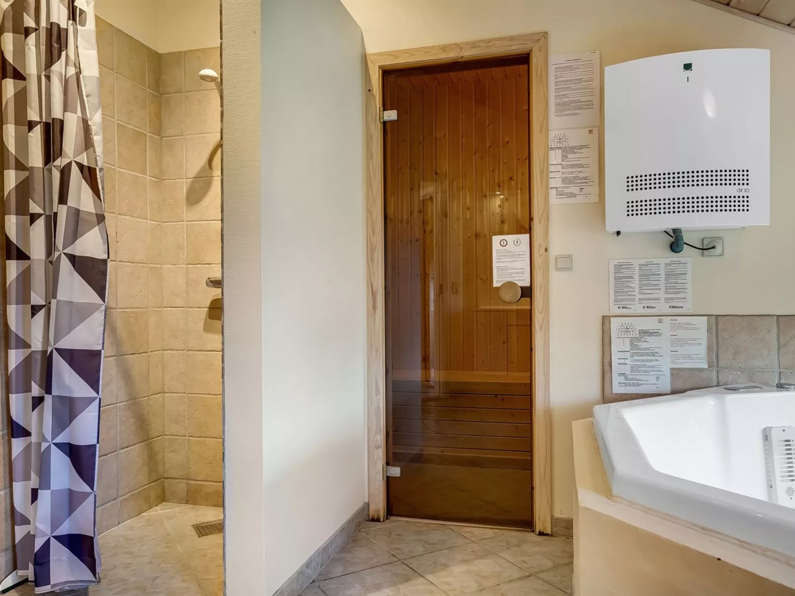 "Tyki" - 12km from the sea-Dedans