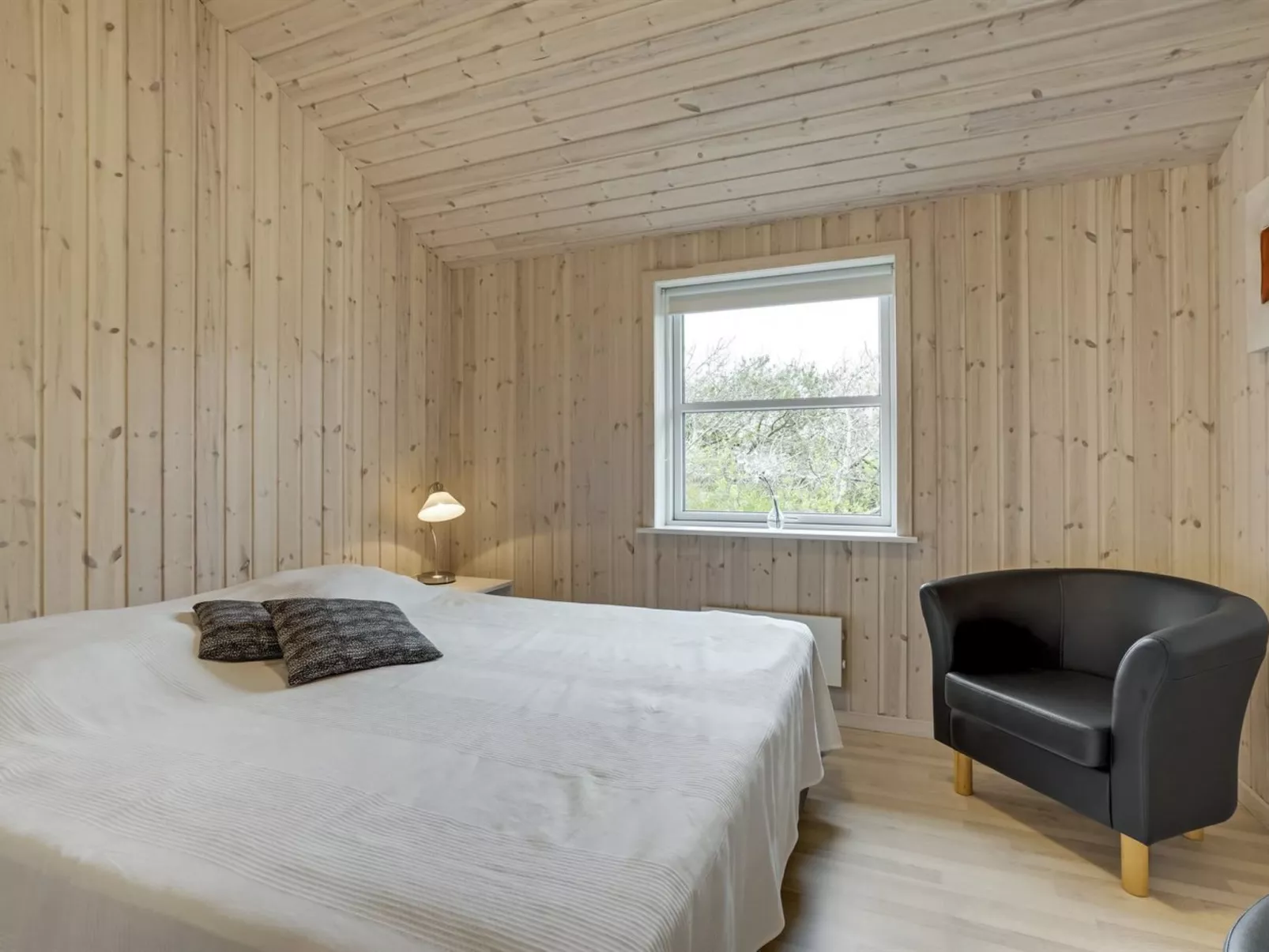 "Mavis" - 800m from the sea-Inside