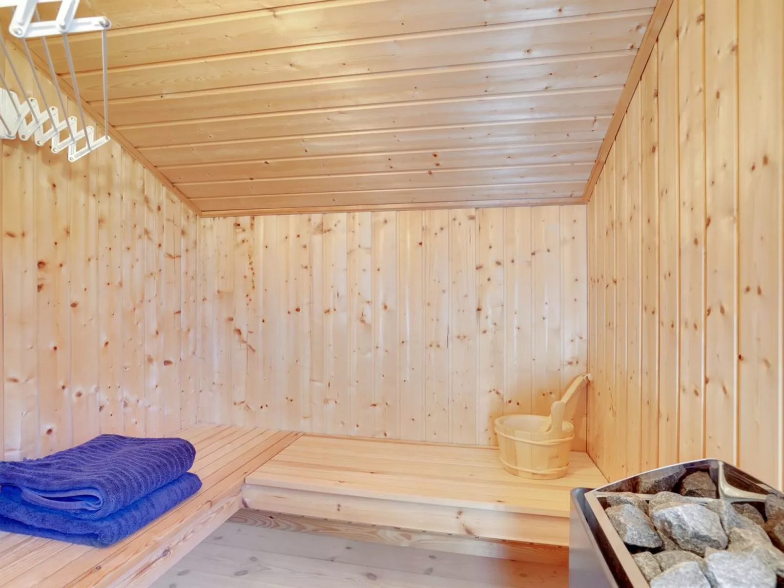 "Jelin" - 2.5km from the sea-Inside