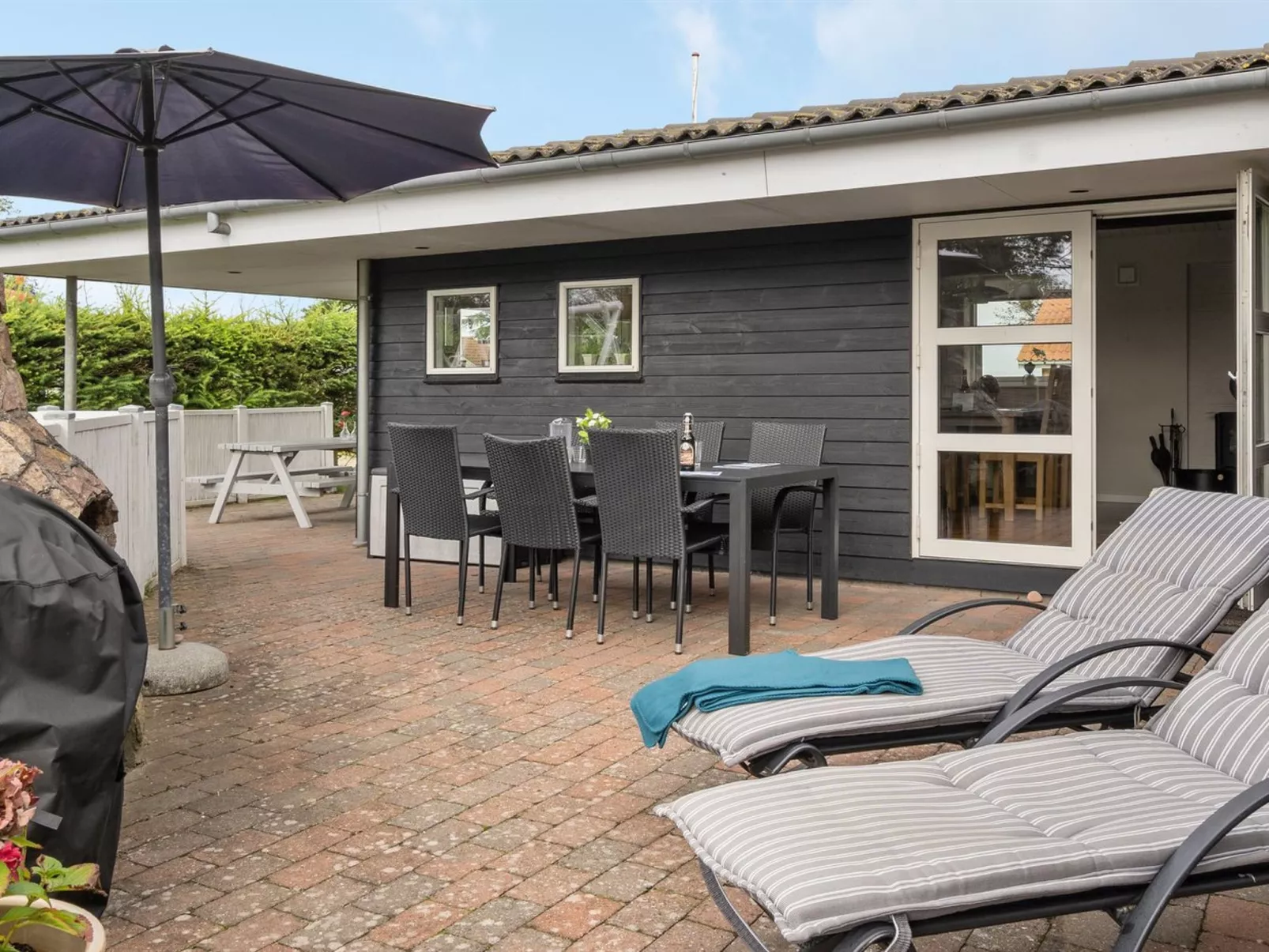 "Gull" - 150m from the sea-Outside