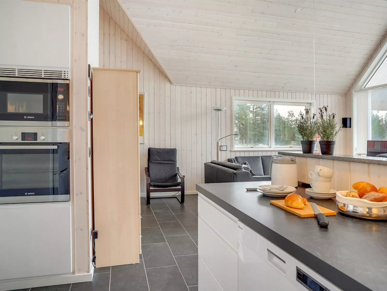 "Lima" - 3.5km from the sea-Drinnen