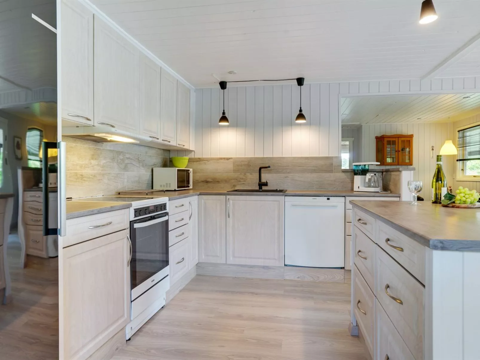 "Sorja" - 420m from the sea-Inside