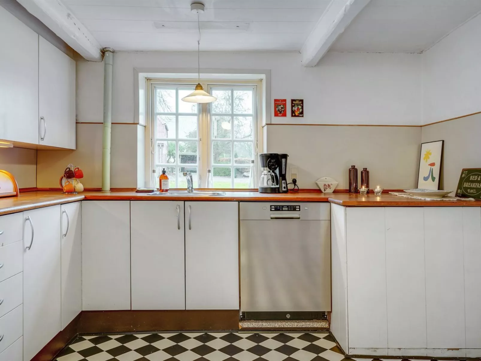 "Ilsa" - 9.8km from the sea-Dedans