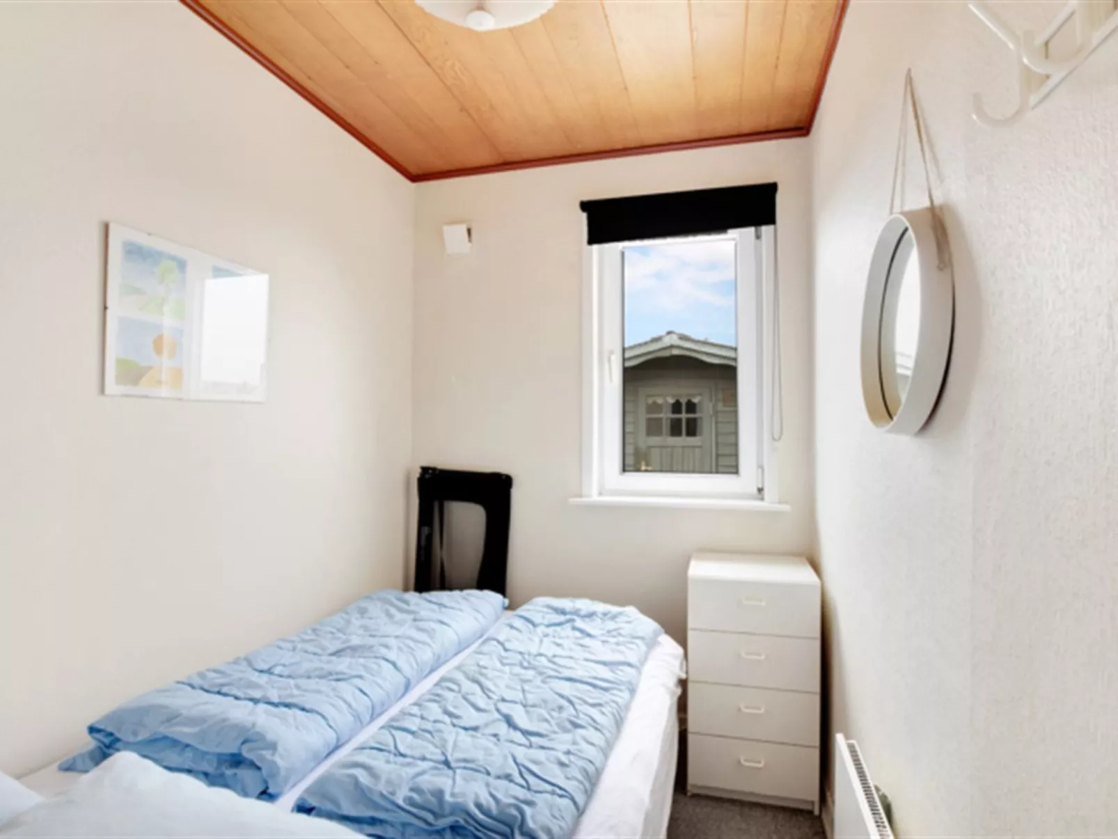 "Pupa" - 500m from the sea-Inside