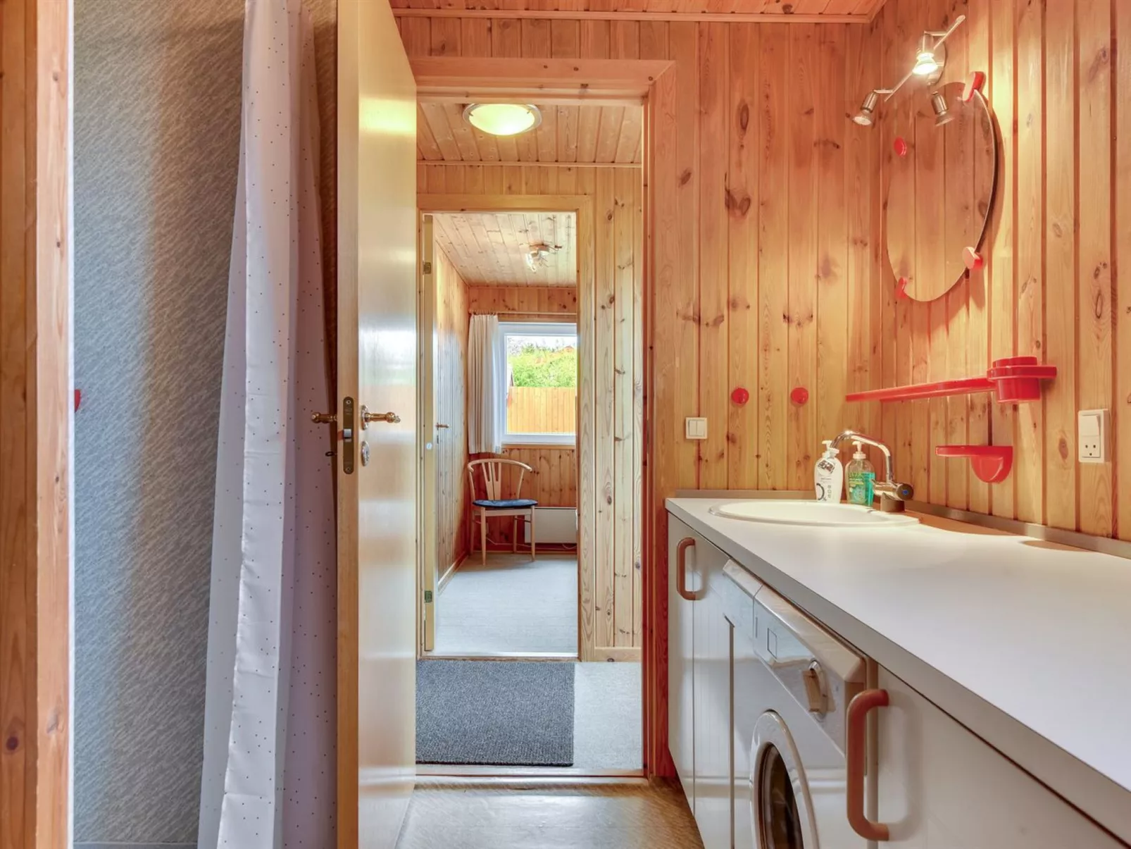 "Ellyn" - 500m from the sea-Drinnen