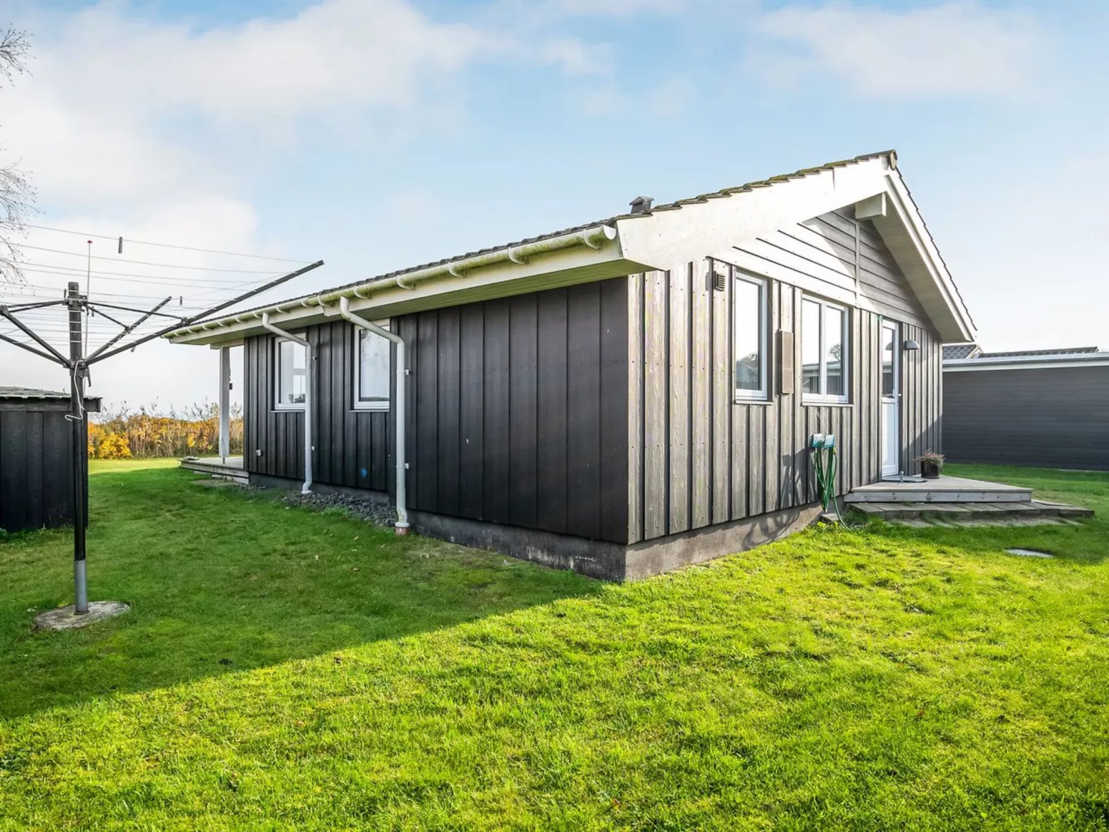 "Duschanka" - 50m to the fjord-Outside