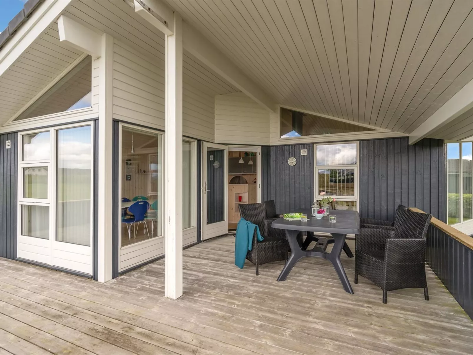 "Lucio" - 350m to the fjord-Outside