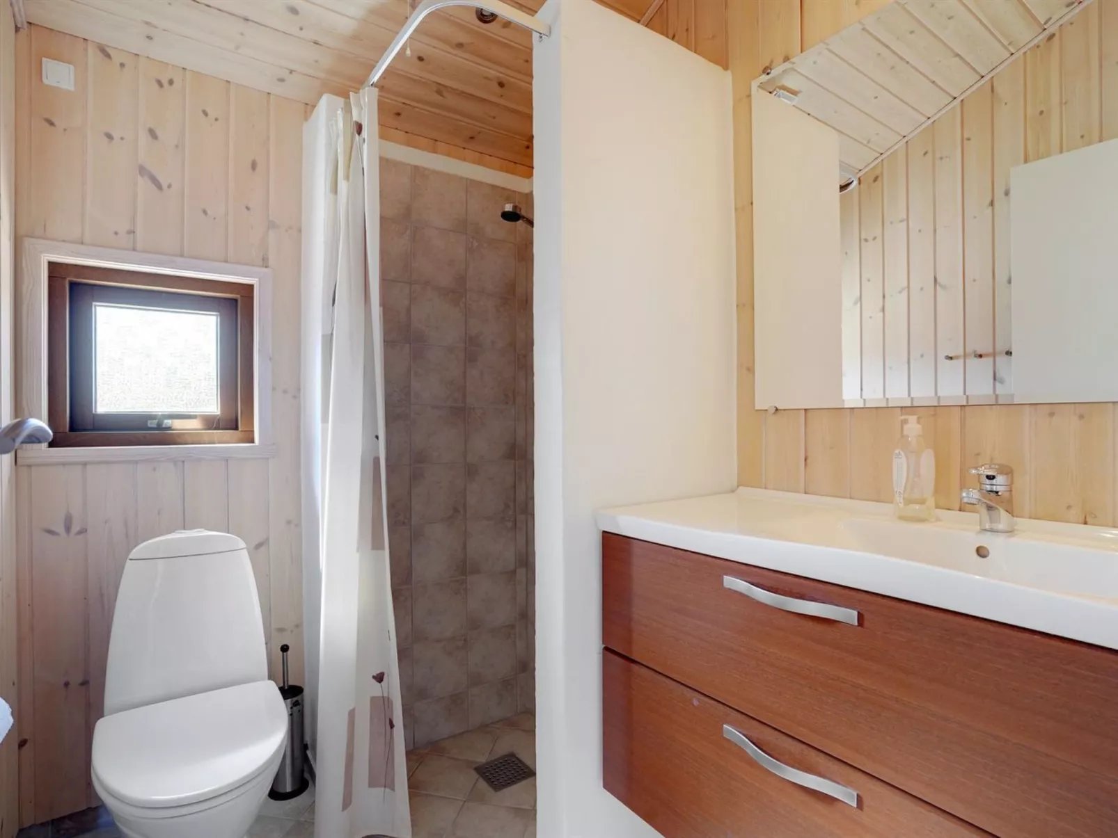 "Tjarko" - 150m from the sea-Drinnen