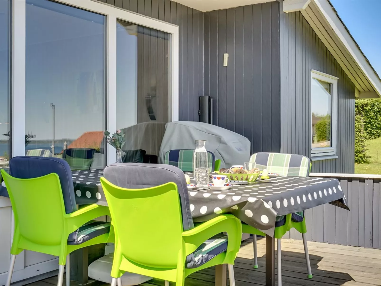 "Jenvold" - 300m to the fjord-Outside