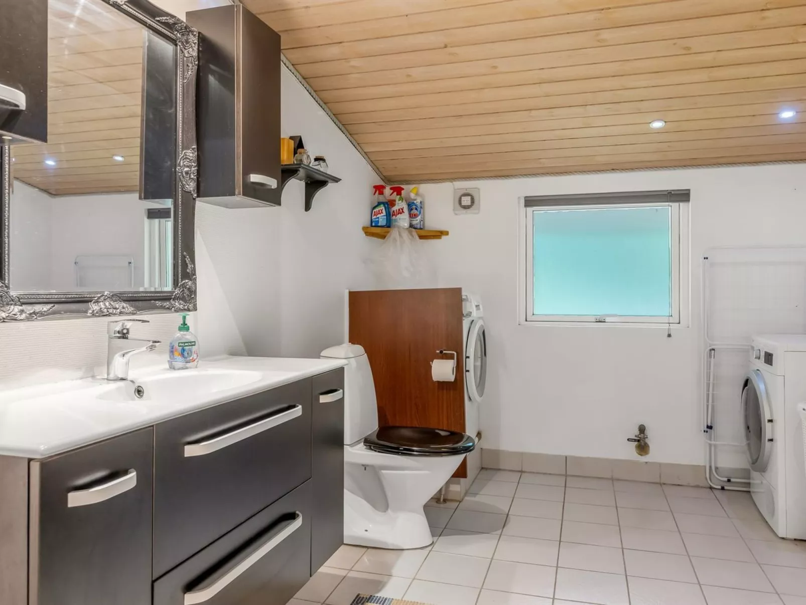 "Marret" - 30km from the sea-Inside