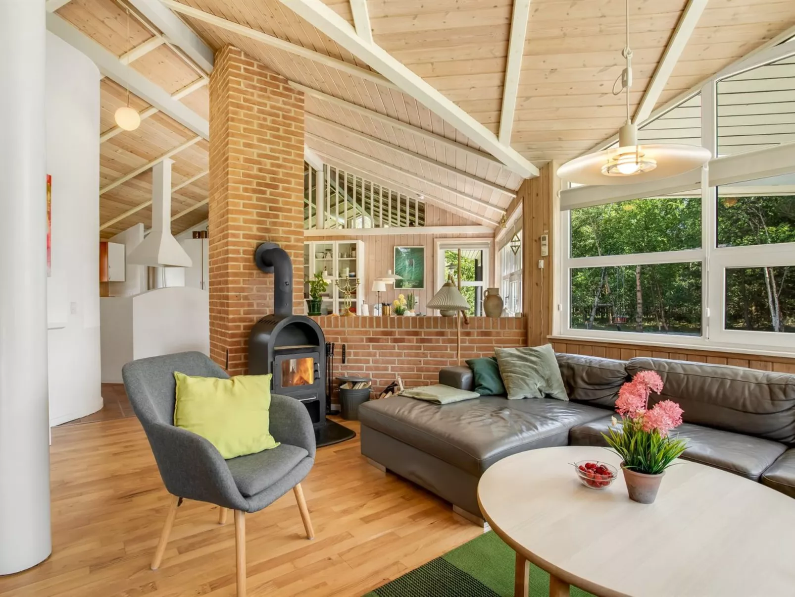 "Winder" - 1.3km from the sea-Inside