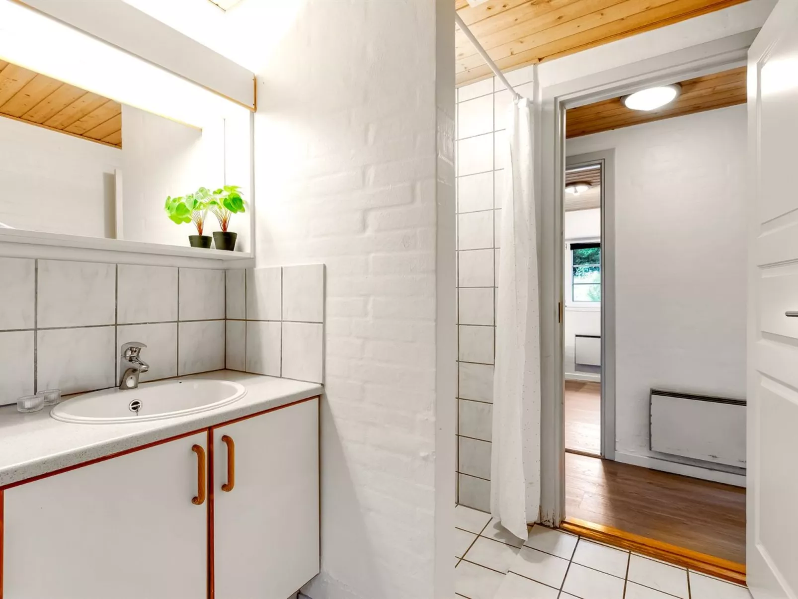 "Marilisa" - 700m to the fjord-Drinnen