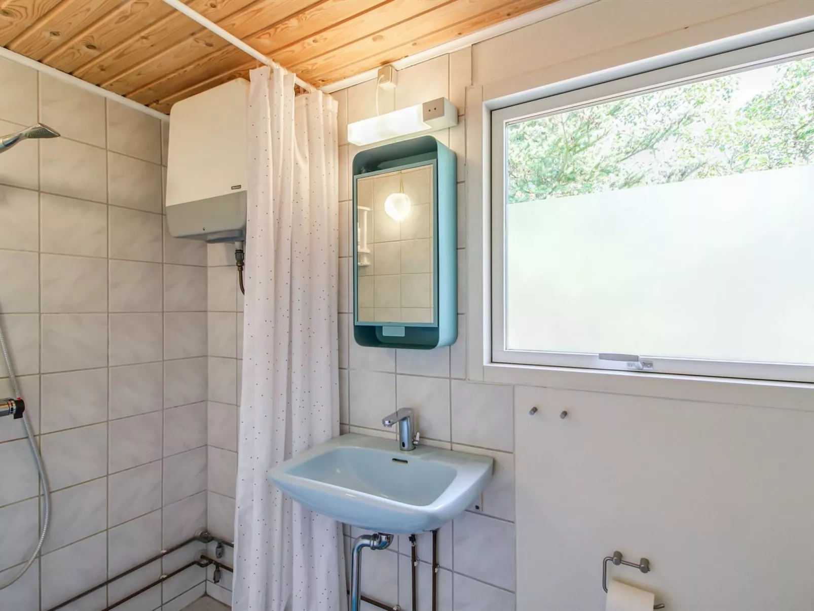 "Fot" - 7km from the sea-Inside