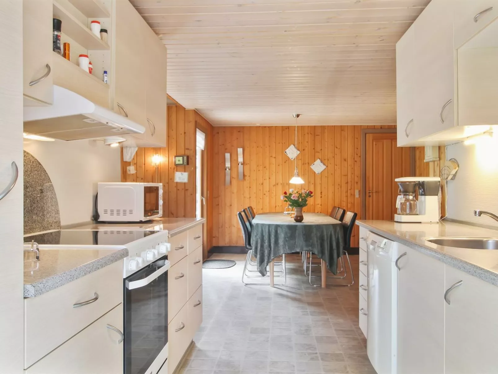 "Friedeman" - 29km from the sea-Drinnen