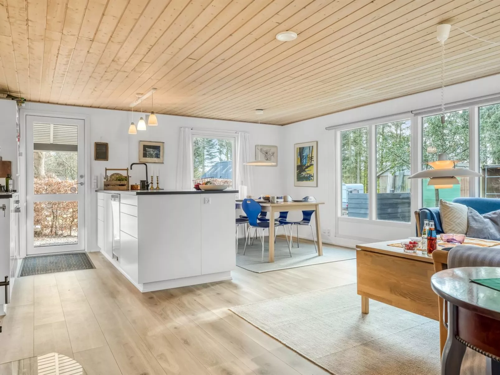 "Milan" - 250m to the fjord-Dedans