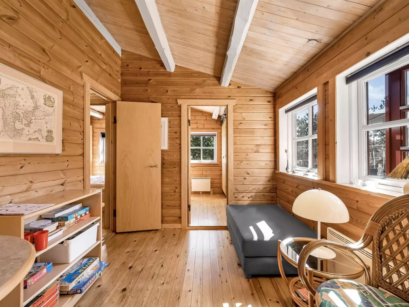 "Yaris" - 800m to the fjord-Inside