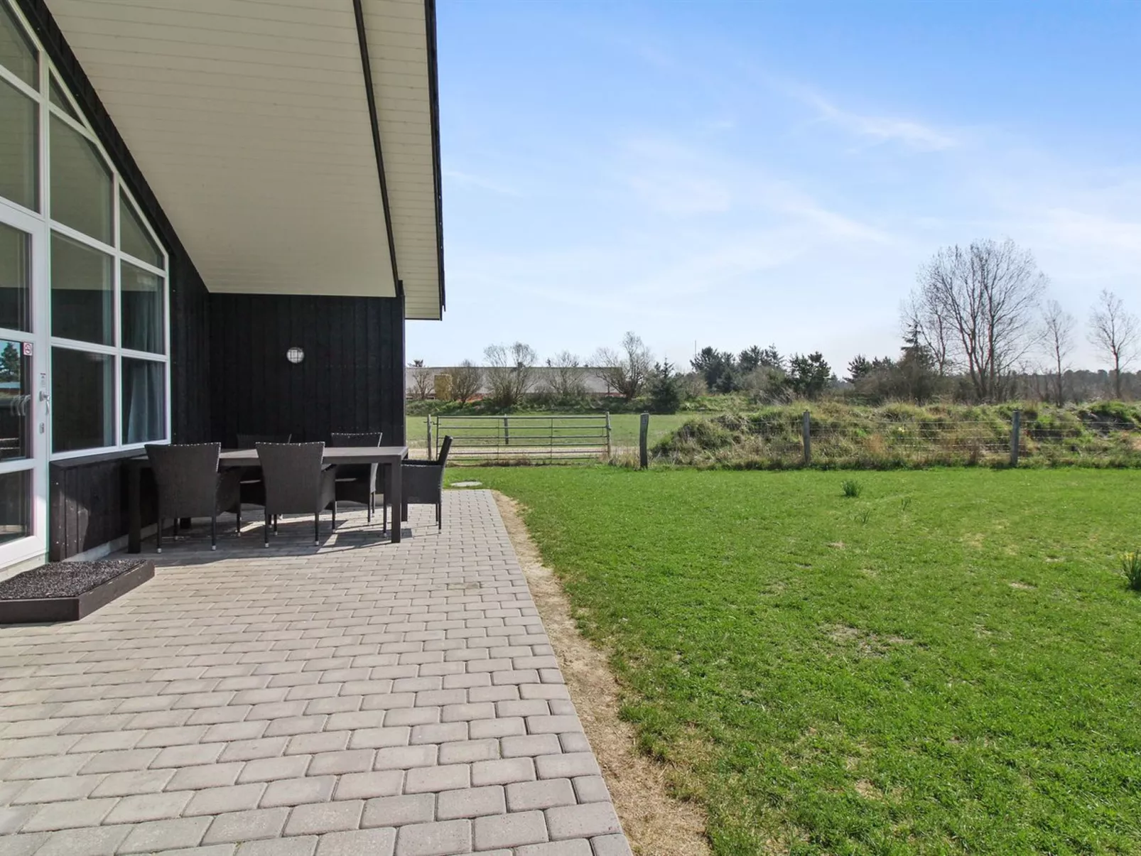 "Ethel" - 1.5km to the fjord-Draußen