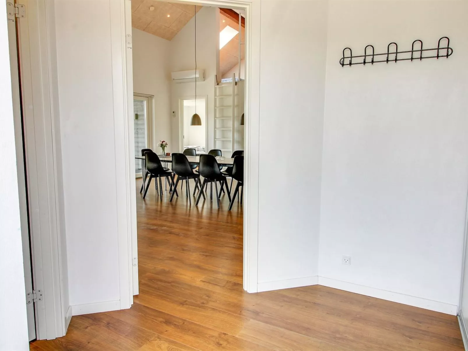 "Thorfin" - 200m from the sea-Inside