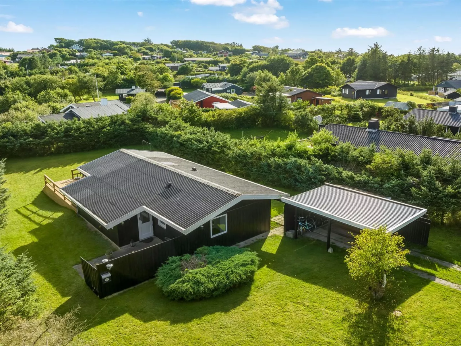 "Matilde" - 400m to the fjord-Outside